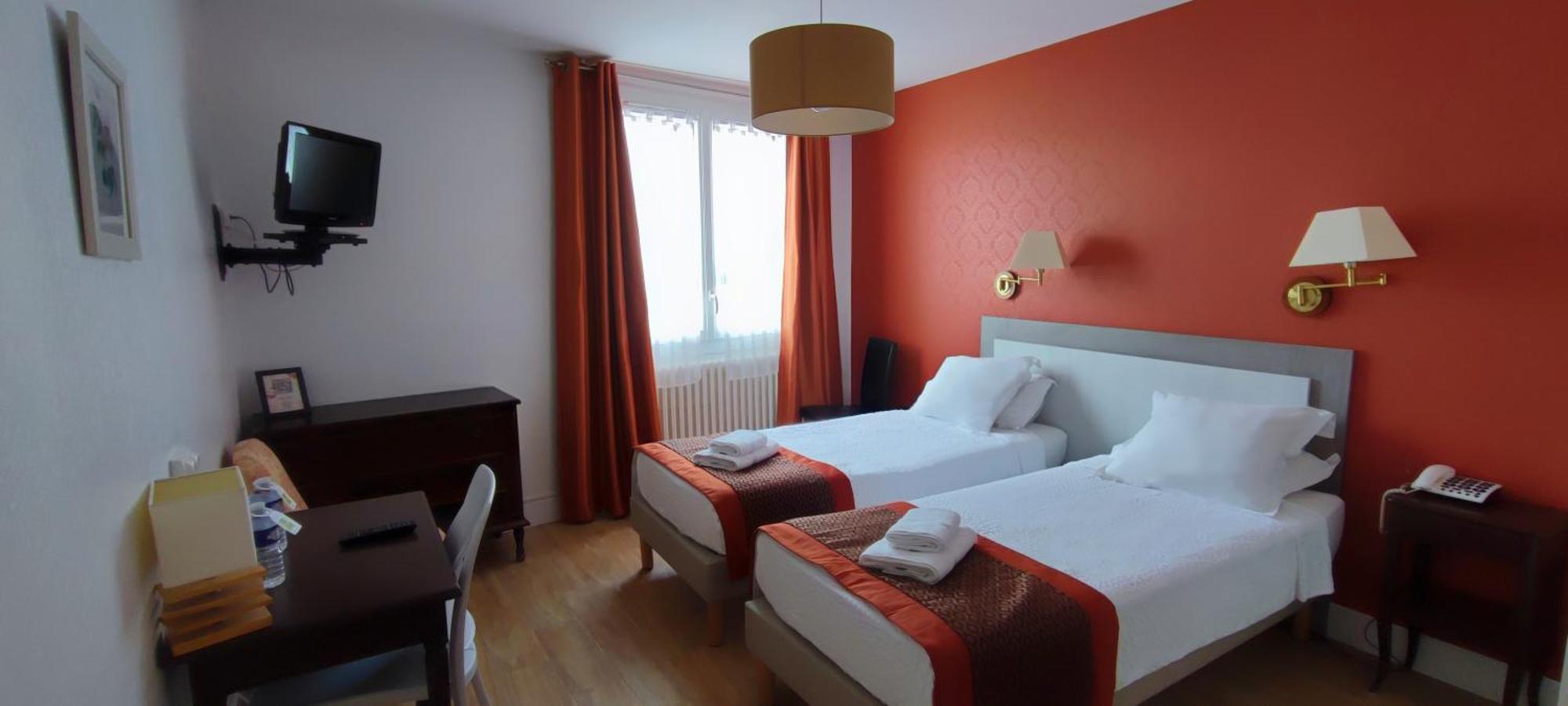 Logis Grand Hotel Pelisson Nontron Exteriör bild