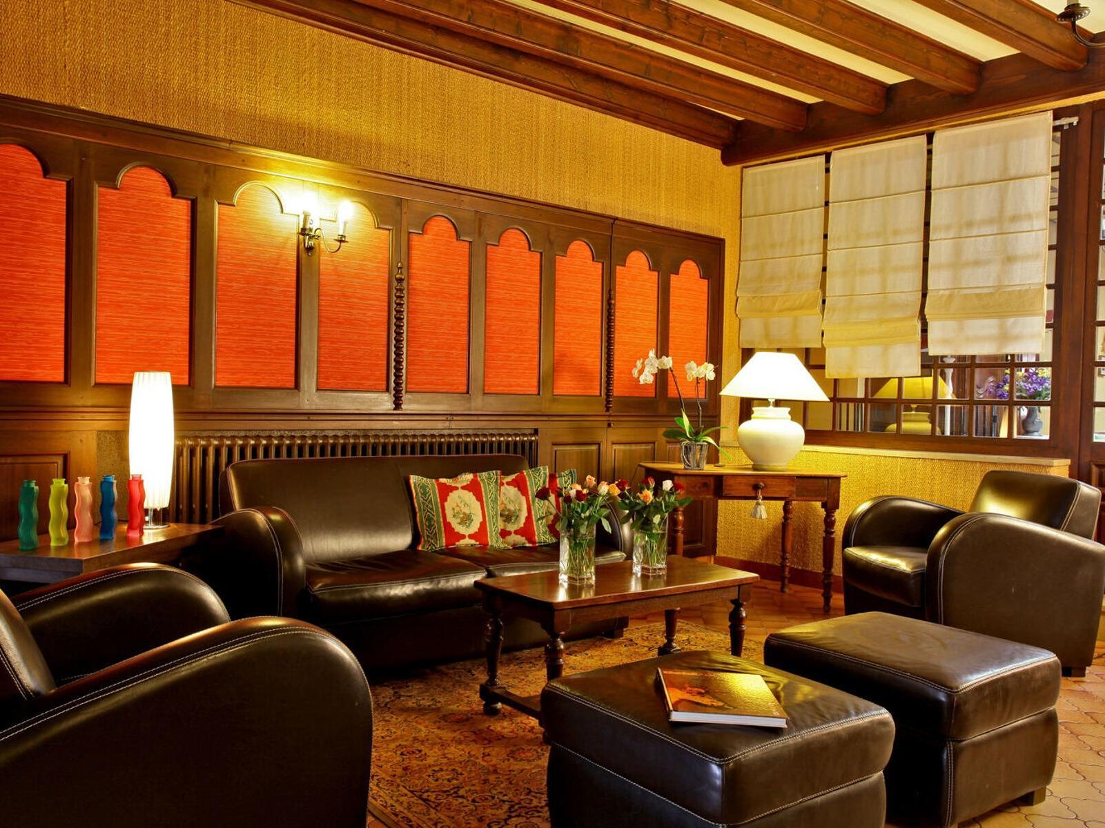 Logis Grand Hotel Pelisson Nontron Exteriör bild